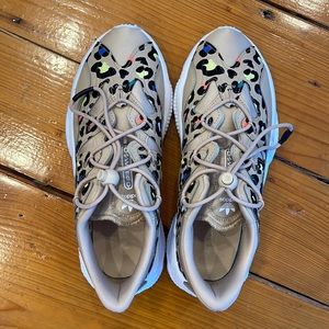 Adidas Ozweego size 9